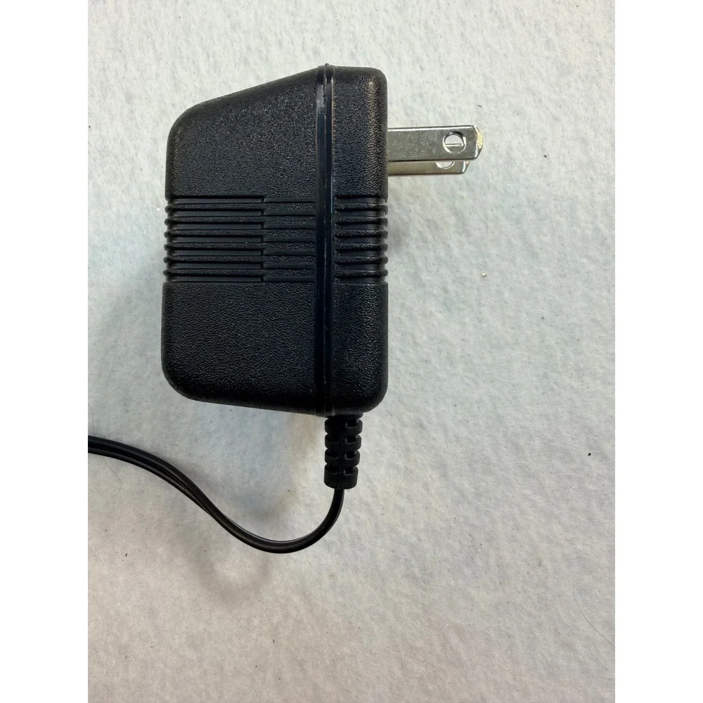 RadioShack AC Adapter U120025D 33-1197 12VDC 250mA Center Negative Power Supply